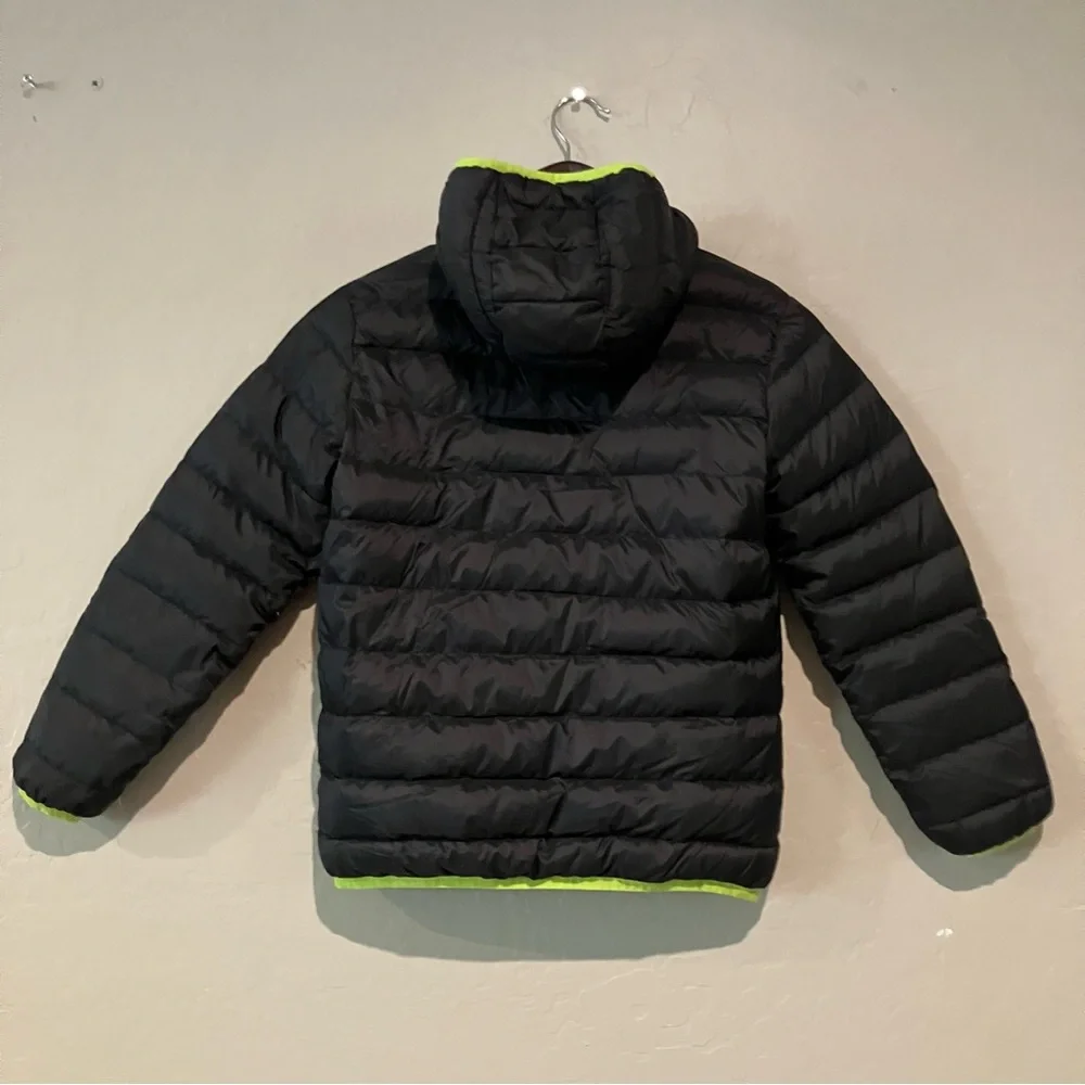 EDDIE BAUER Boy's Black Green Reversible Down Hooded Puffer Coat Size Small 7/8 - Picture 8 of 15